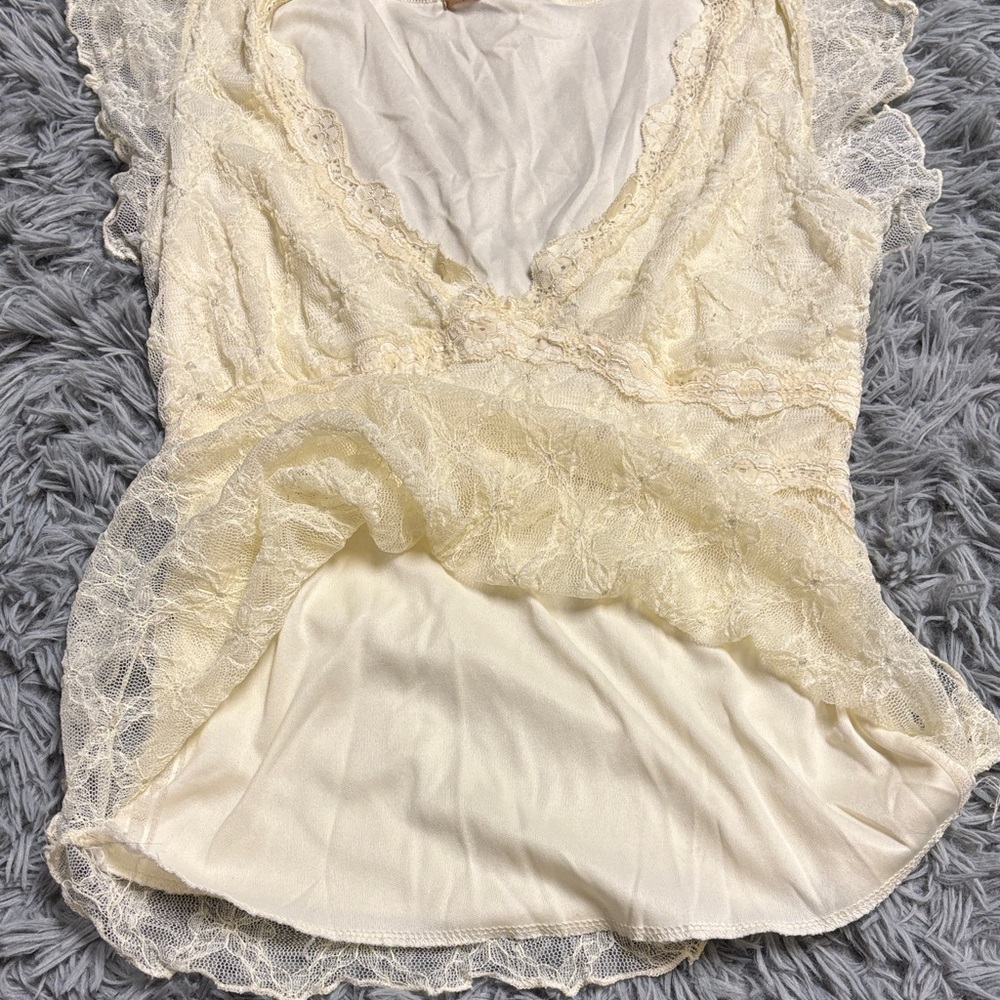 Rare Y2K Lace V-Neck Blouse - Picture 11 of 16